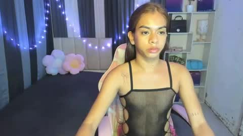 petitehorsycock online show from July 9, 6:06 am