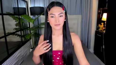 phenomenal_ivy online show from May 3, 3:11 am