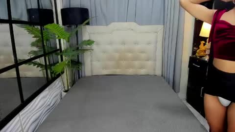 phenomenal_ivy online show from May 14, 2:32 am