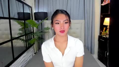 phenomenal_ivy online show from May 20, 5:19 pm