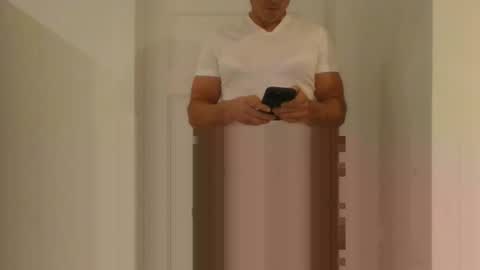 philouuuuu online show from January 12, 12:06 am