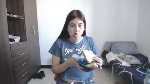izzy online show from April 30, 8:57 pm