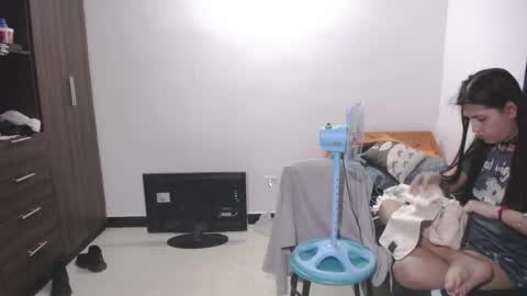 izzy online show from May 18, 1:27 am