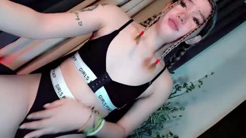 kate online show from May 9, 1:02 am