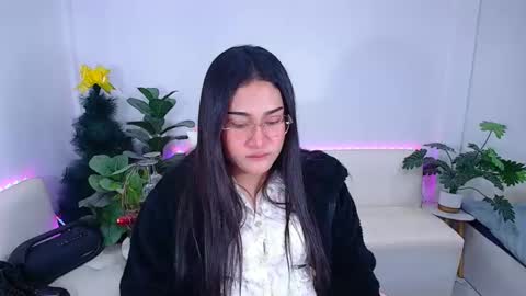 Ploysai online show from November 29, 7:43 am