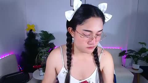 Ploysai online show from May 19, 3:35 am