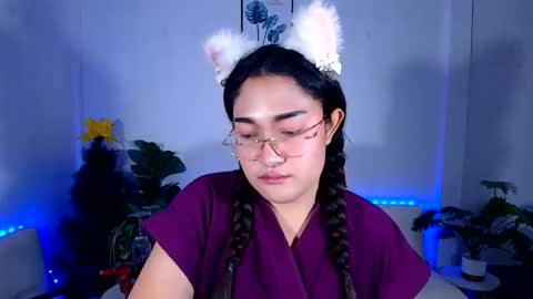 Ploysai online show from May 22, 7:15 am
