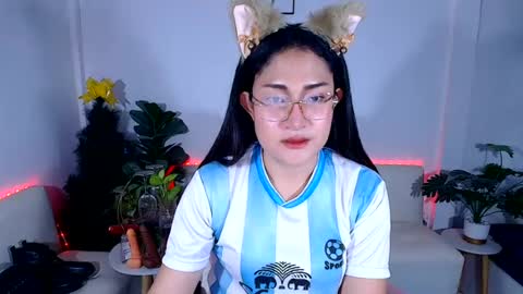 Ploysai online show from June 18, 9:36 am
