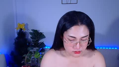 Ploysai online show from July 3, 9:04 am