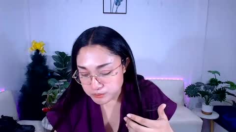 Ploysai online show from July 14, 5:40 pm