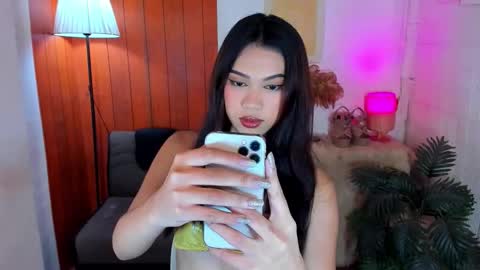 prettyhothugecock online show from January 7, 11:24 am