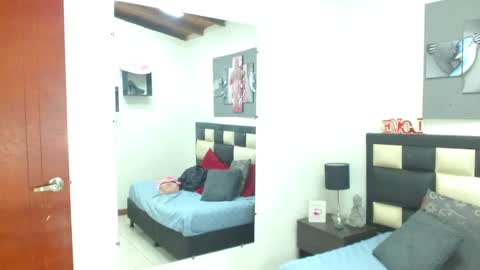 princess_violetx online show from September 30, 10:43 pm