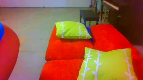 Chloe Moss online show from October 11, 9:44 am