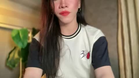 QUEEN online show from May 21, 9:00 pm