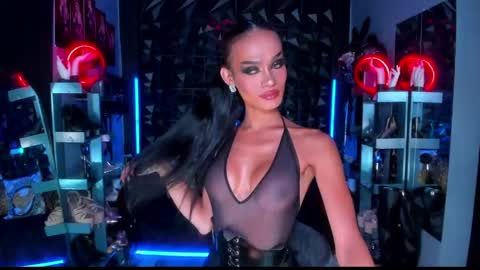 ValentinaMoone online show from May 18, 11:21 pm