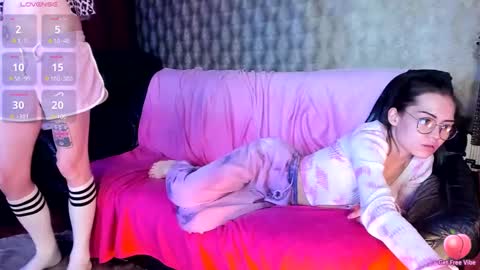 Snapshot of rainbowpony420 chatting on February 9, 8:02 pm Joline and Alexa online show from February 9, 8:02 pm