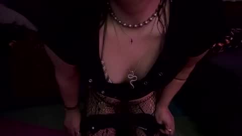 Rattlesnake Bitch 666 online show from May 12, 8:56 am