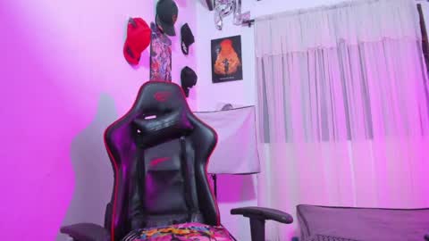 Rihanna hotx online show from May 8, 3:47 am