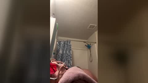 rosieleebrown online show from March 9, 8:56 pm