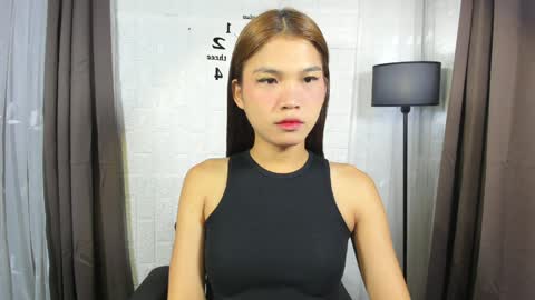 Snapshot of sabrina_maxx chatting on January 19, 9:01 am Nadine online show from January 19, 9:01 am