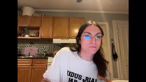 Sadie online show from October 31, 1:15 am