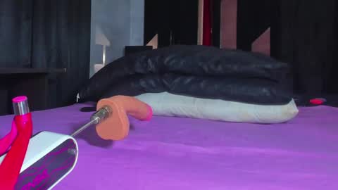 sam_naughty18 online show from May 20, 2:07 am