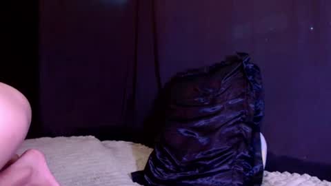 samantha_clariss online show from May 20, 5:35 am