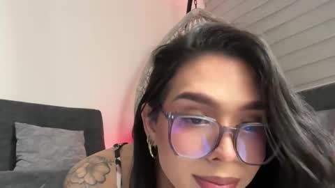 Samantha Bernardo online show from June 4, 5:10 am
