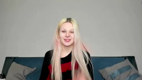 Snapshot of samanthamiasnik1 chatting on December 22, 1:33 pm Samantha online show from December 22, 1:33 pm