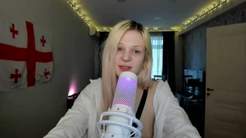 Snapshot of samanthamiasnik1 chatting on January 18, 12:38 pm Samantha online show from January 18, 12:38 pm
