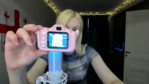 Snapshot of samanthamiasnik1 chatting on February 24, 10:04 am Samantha online show from February 24, 10:04 am