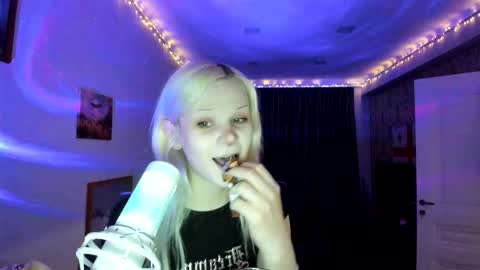 Snapshot of samanthamiasnik1 chatting on September 15, 5:40 pm Samantha online show from September 15, 5:40 pm