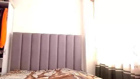 sara_johnson__ online show from January 12, 9:00 pm