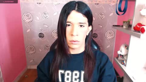 Snapshot of sarasofia44 chatting on February 23, 3:45 am Sara Sofia online show from February 23, 3:45 am