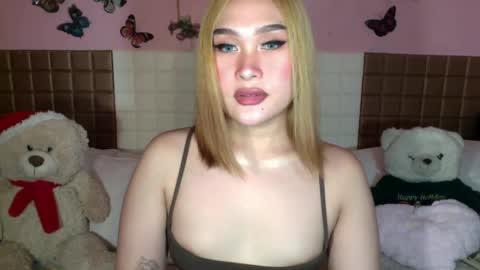 Sarah Drews   Super model online show from December 15, 4:26 pm