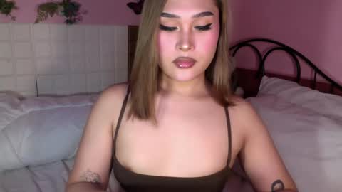 Sarah Drews   Super model online show from February 4, 8:59 pm