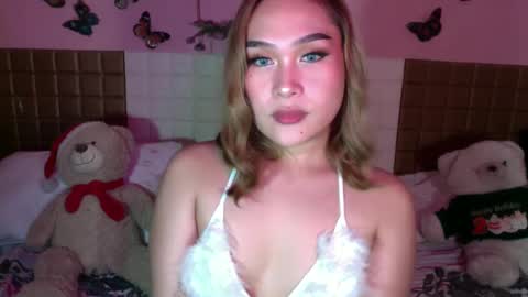 Sarah Drews   Super model online show from March 3, 7:01 pm