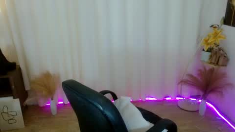 sassynamix online show from June 3, 5:49 pm