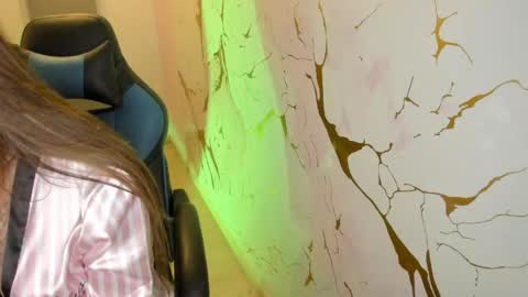 scarbadgirl_ online show from April 24, 4:04 am