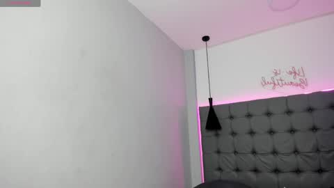 scarlet online show from May 25, 4:42 am