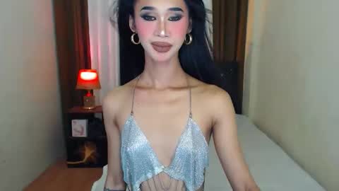 ashly online show from May 8, 11:40 am