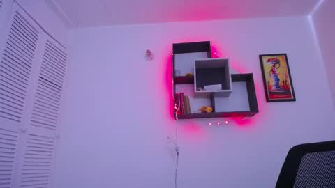 selene_s3xy online show from April 24, 6:44 pm