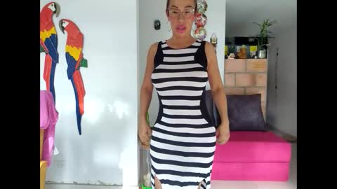 sephorandmonell online show from November 24, 8:44 pm