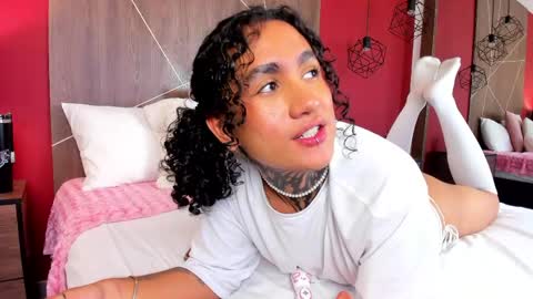 serena_parker online show from May 7, 8:49 pm