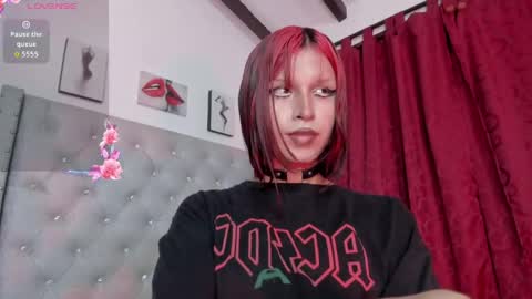 shadow_queen666 online show from May 8, 3:47 am