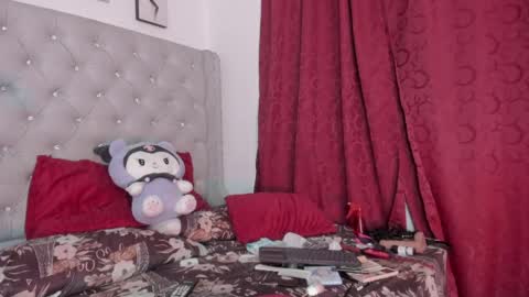 shadow_queen666 online show from May 9, 4:09 am