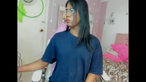 shanny_hill online show from May 16, 12:26 pm