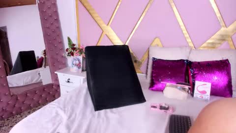 shellbydior online show from November 27, 8:43 pm