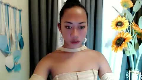 shira_cutttiebigcock online show from May 9, 11:20 pm