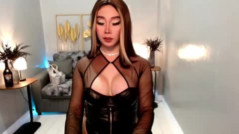 WET AND WILD YHANNA online show from March 8, 10:00 am